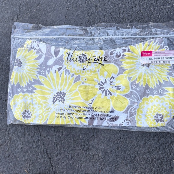 thirty-one Handbags - Thirty one fitted purse skirt‎ Awesome Blossom New